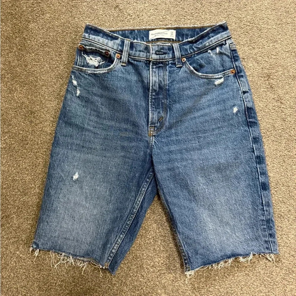 Abercrombie & Fitch High Rise 9” Shorts Medium Wash size 24 - Picture 3 of 5